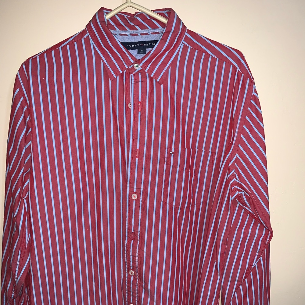 Men’s Tommy size medium button up